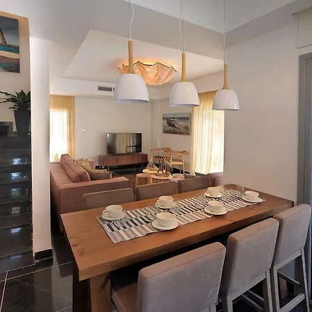 The Lighthouse Villas Perivolia