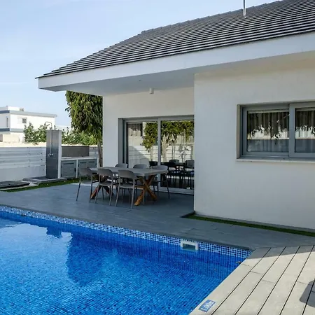 The Lighthouse Villas Perivolia